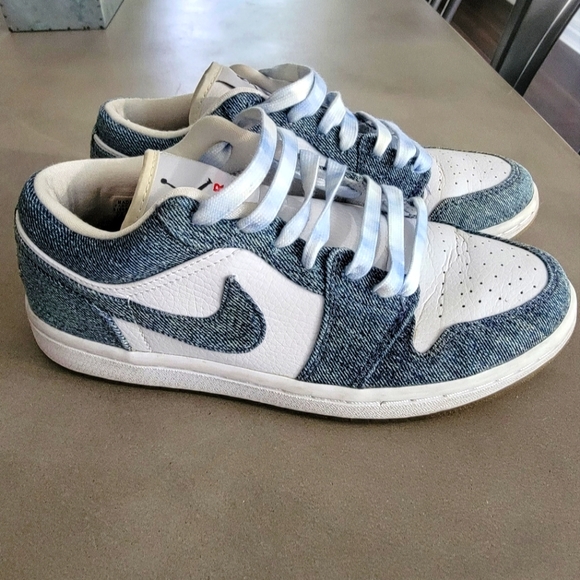 nike air jordan 1 retro low white